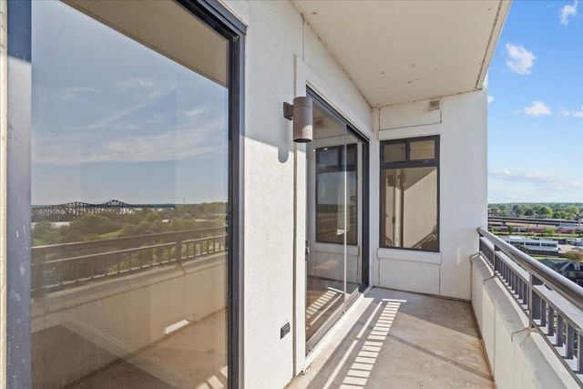 717 S Riverside Dr Apt 906, Memphis, TN 38103