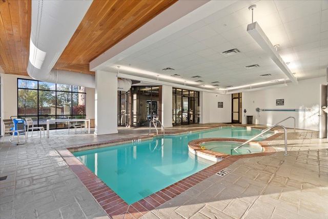 717 S Riverside Dr Apt 906, Memphis, TN 38103