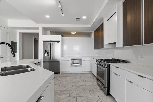 717 S Riverside Dr Apt 906, Memphis, TN 38103