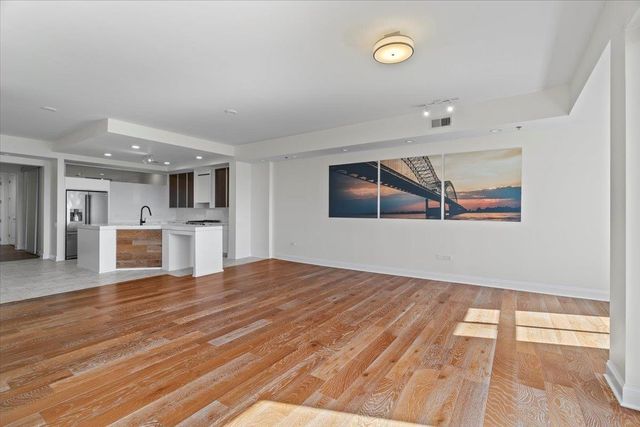 717 S Riverside Dr Apt 906, Memphis, TN 38103