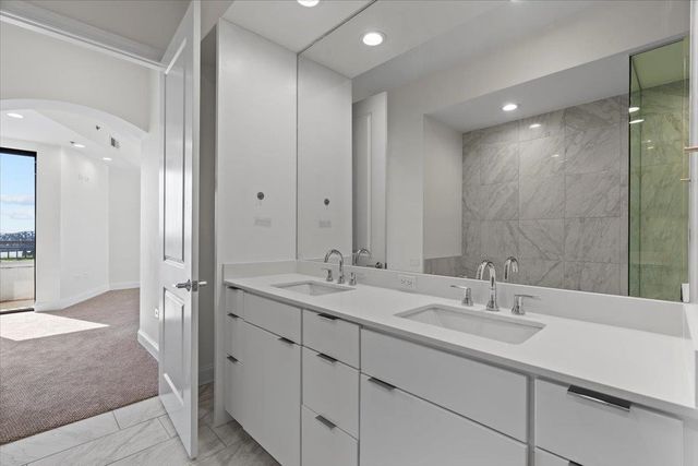 717 S Riverside Dr Apt 906, Memphis, TN 38103