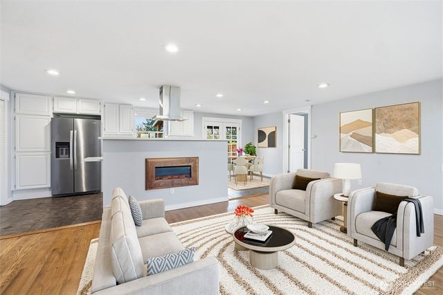 12005 SE 157th Place, Renton, WA 98058