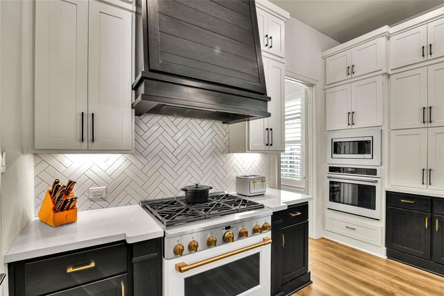 319 S Opulent Drive, Montgomery, TX 77316