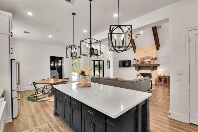 319 S Opulent Drive, Montgomery, TX 77316