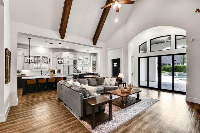 319 S Opulent Drive, Montgomery, TX 77316