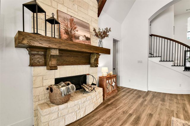 319 S Opulent Drive, Montgomery, TX 77316