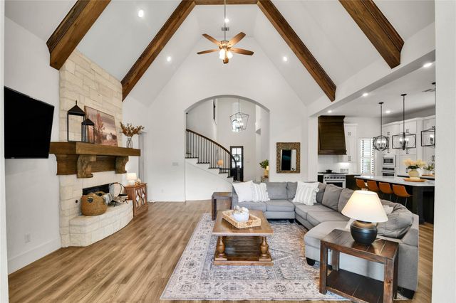 319 S Opulent Drive, Montgomery, TX 77316