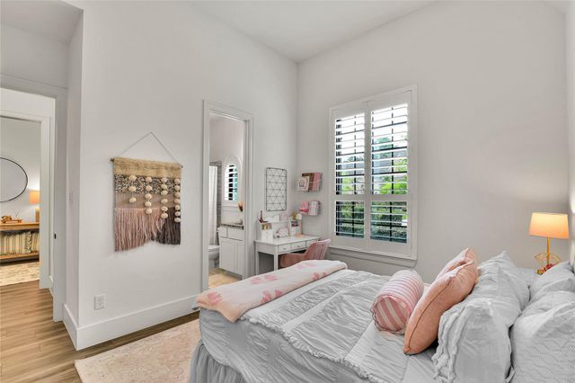 319 S Opulent Drive, Montgomery, TX 77316
