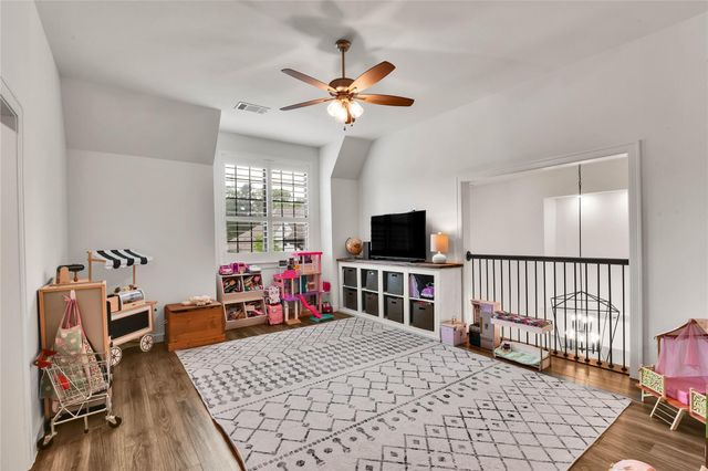 319 S Opulent Drive, Montgomery, TX 77316