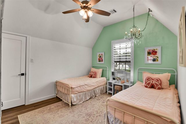 319 S Opulent Drive, Montgomery, TX 77316