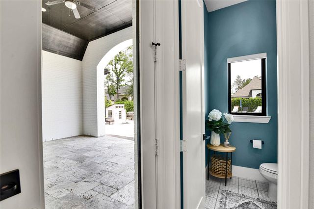 319 S Opulent Drive, Montgomery, TX 77316