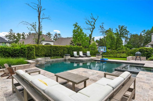 319 S Opulent Drive, Montgomery, TX 77316