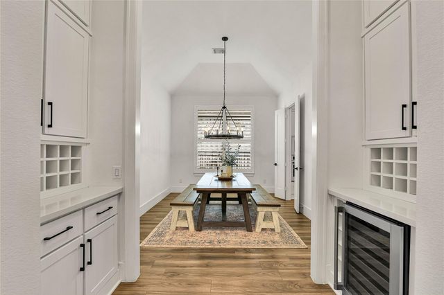 319 S Opulent Drive, Montgomery, TX 77316