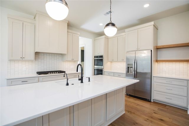 2050 Dutton Place, Fayetteville, AR 72703