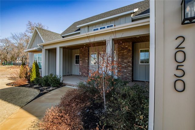 2050 Dutton Place, Fayetteville, AR 72703