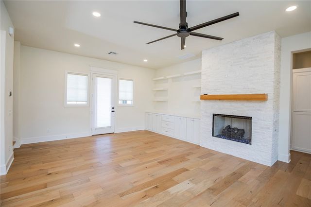 2050 Dutton Place, Fayetteville, AR 72703