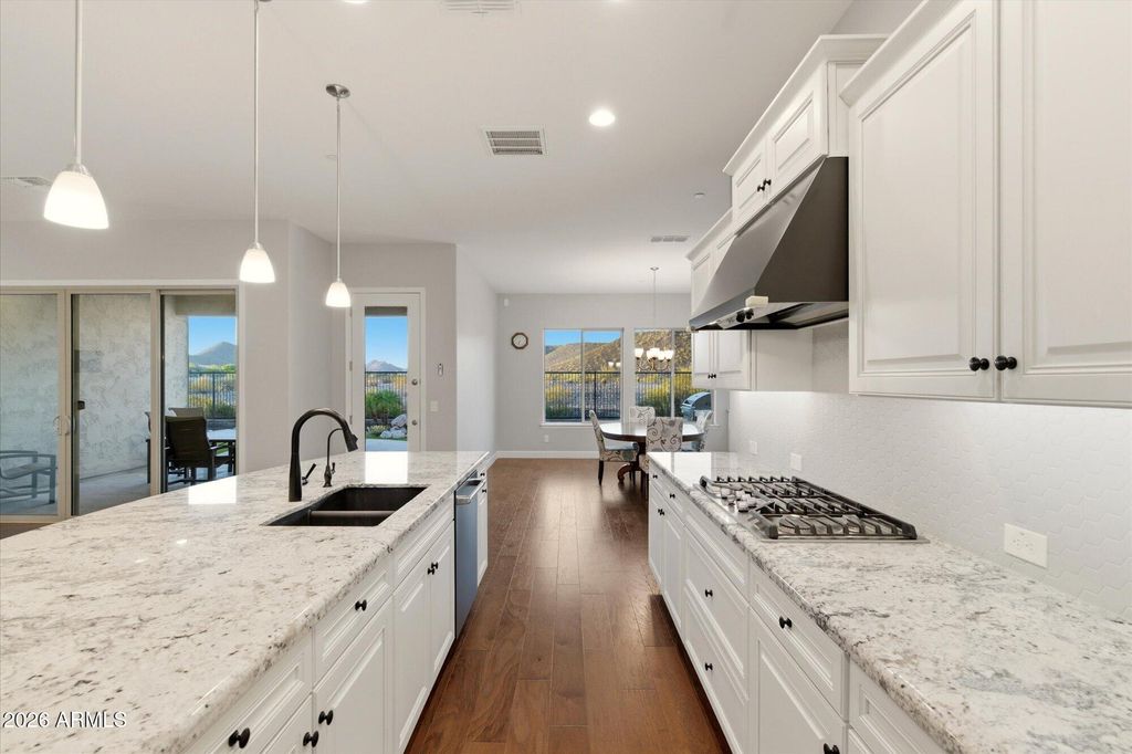Image 10 of property listing at 11614 W MONTANSORO Lane, Peoria, AZ 85383