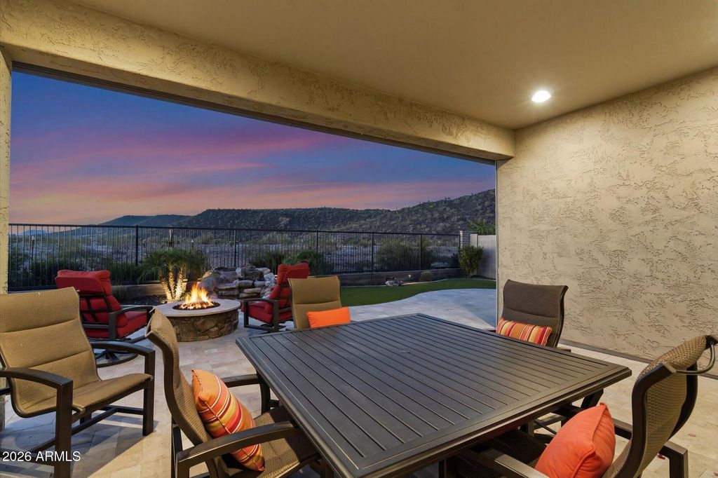 Image 25 of property listing at 11614 W MONTANSORO Lane, Peoria, AZ 85383