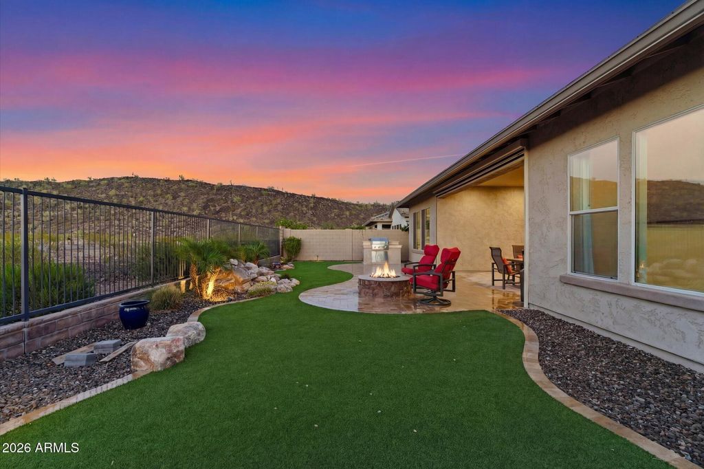 Image 27 of property listing at 11614 W MONTANSORO Lane, Peoria, AZ 85383