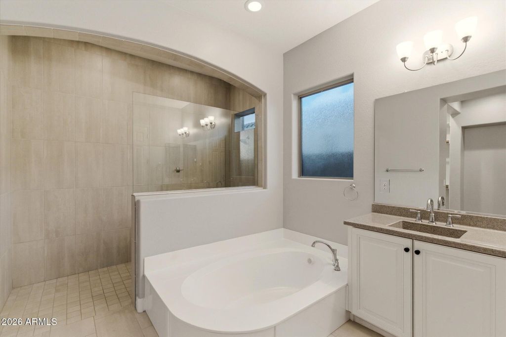 Image 8 of property listing at 11614 W MONTANSORO Lane, Peoria, AZ 85383