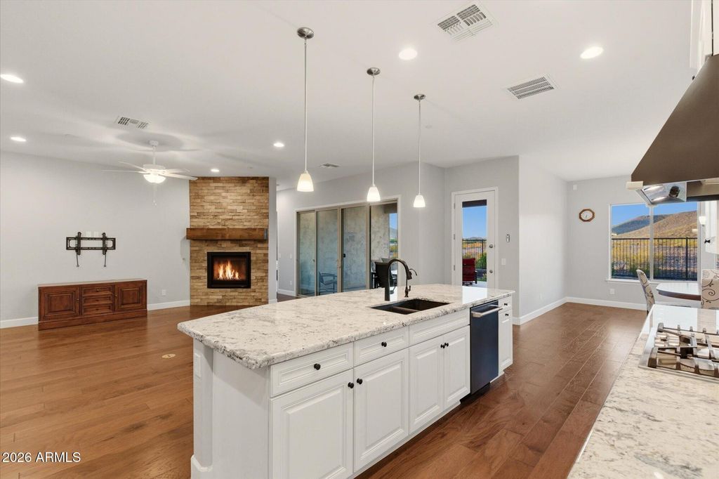 Image 9 of property listing at 11614 W MONTANSORO Lane, Peoria, AZ 85383