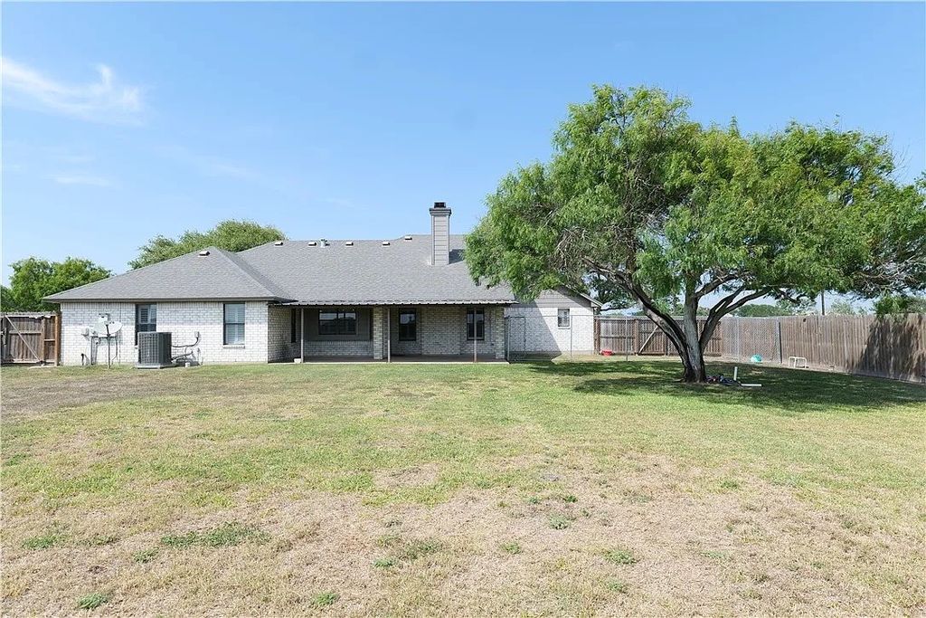 100 Lone Oak St, Portland, TX 78374 — photo 2