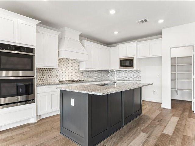 636 Malibu Pines Drive, Katy, TX 77493