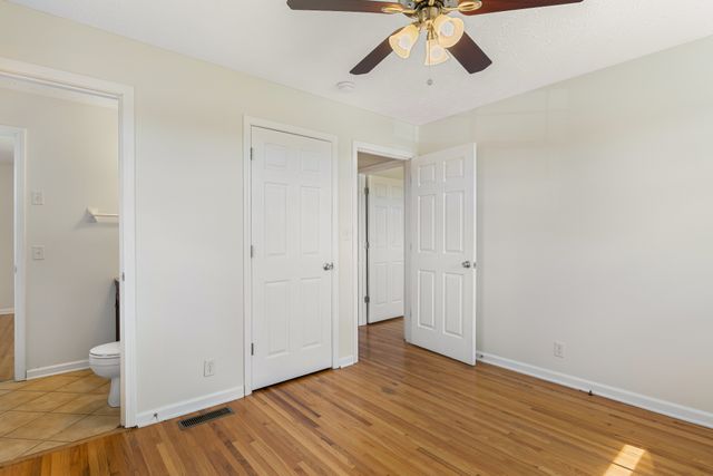 6035 Buzzard Creek Rd, Cedar Hill, TN 37032