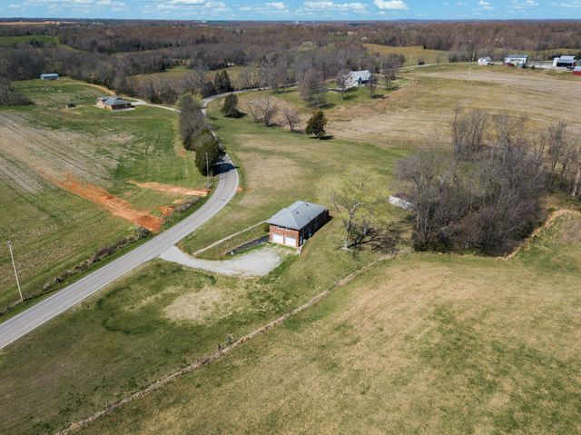 6035 Buzzard Creek Rd, Cedar Hill, TN 37032