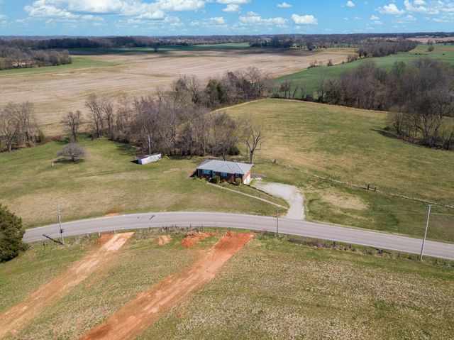 6035 Buzzard Creek Rd, Cedar Hill, TN 37032