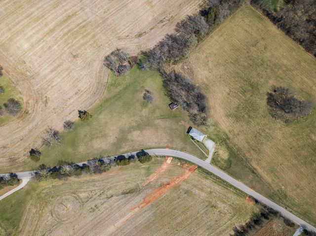 6035 Buzzard Creek Rd, Cedar Hill, TN 37032