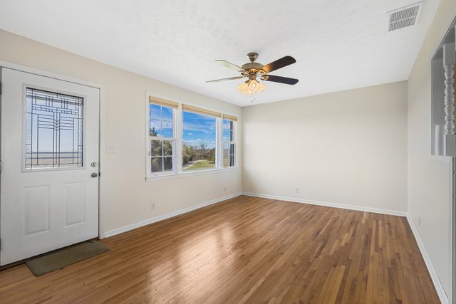 6035 Buzzard Creek Rd, Cedar Hill, TN 37032