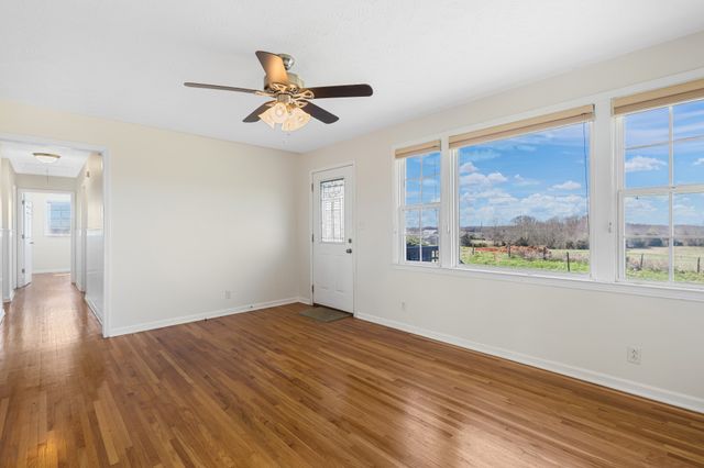 6035 Buzzard Creek Rd, Cedar Hill, TN 37032