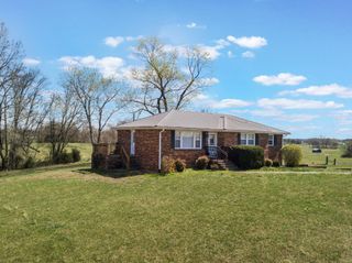 6035 Buzzard Creek Rd, Cedar Hill, TN 37032