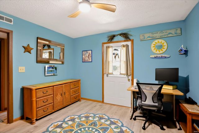 1544 W Edinburgh Bend, Bloomington, IN 47403