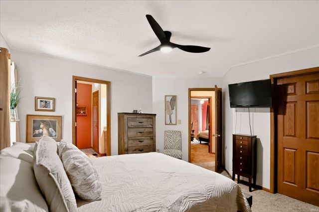 1544 W Edinburgh Bend, Bloomington, IN 47403