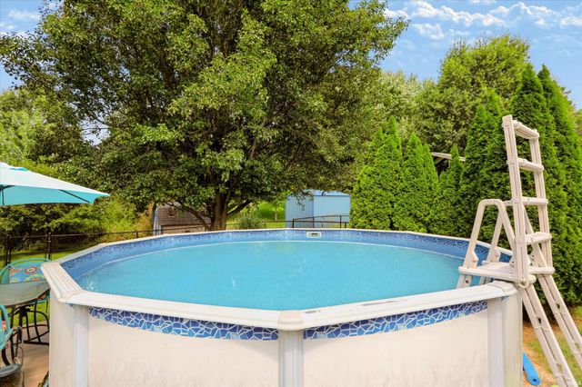 1544 W Edinburgh Bend, Bloomington, IN 47403