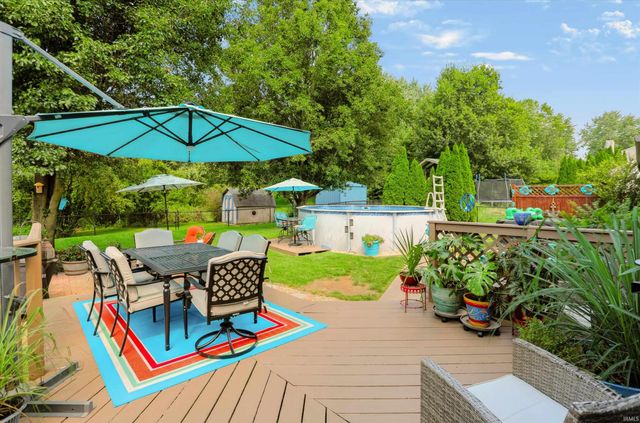 1544 W Edinburgh Bend, Bloomington, IN 47403