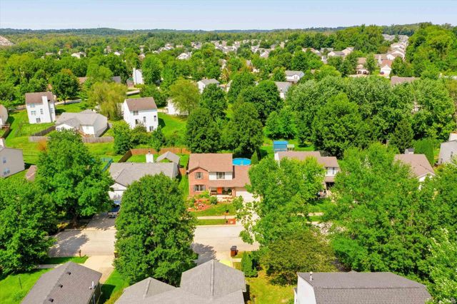 1544 W Edinburgh Bend, Bloomington, IN 47403