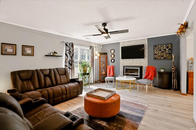 1544 W Edinburgh Bend, Bloomington, IN 47403