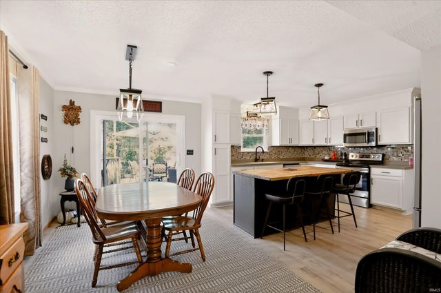 1544 W Edinburgh Bend, Bloomington, IN 47403