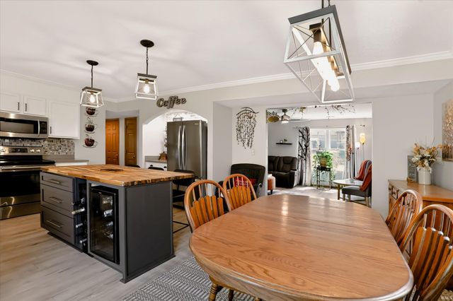 1544 W Edinburgh Bend, Bloomington, IN 47403