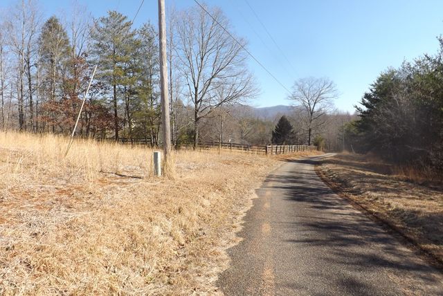 75 Lassie Lane, Young Harris, GA 30546