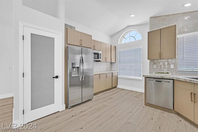 8 Barton Spring Circle, Henderson, NV 89074