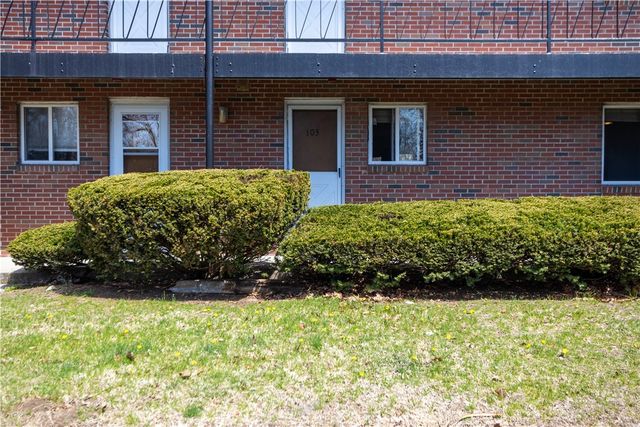 72 West Shore Road 103, Warwick, RI 02889