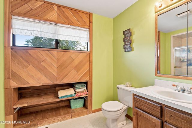 82 Wigwam Lane, Tinton Falls, NJ 07724