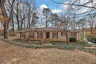 4520 Huntridge NE Drive, Roswell, GA 30075