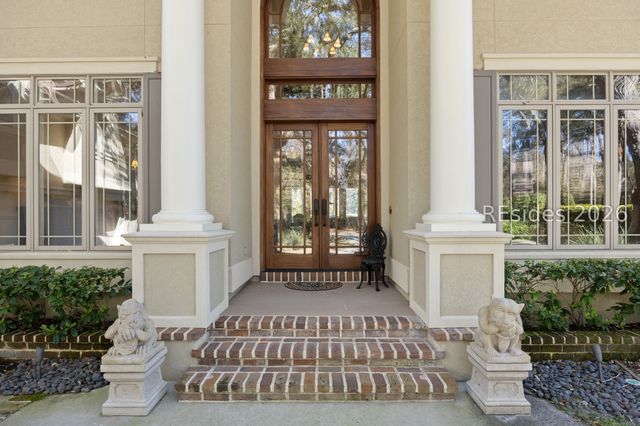 754 Colonial Dr, Hilton Head Island, SC 29926