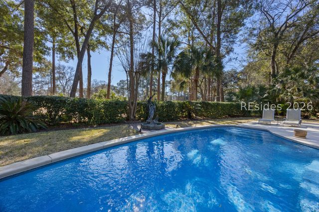 754 Colonial Dr, Hilton Head Island, SC 29926