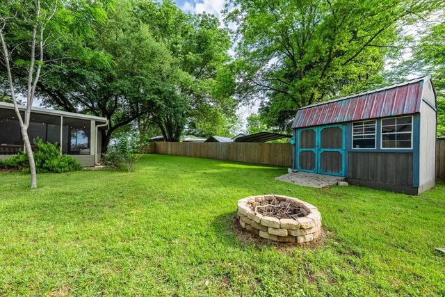 128 Hilltop Drive, Trinidad, TX 75163